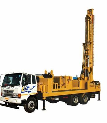 300m Kruippakjechassis of van Vrachtwagenchassis Waterput die Rig Borehole Drilling Equipment 85kw boren