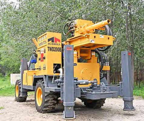 De Lucht & de MODDER die van DTH 200m de Op zwaar werk berekende Installatie van de de Putboring van het 4 wielenaanhangwagen Opgezette Water boren