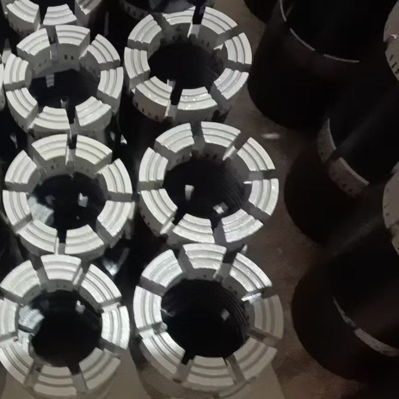 Geoptimaliseerde DCDMA Standard Diamond Core Bits voor snelle penetratie en betrouwbare kernmonsterneming
